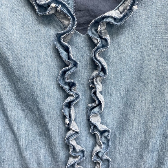 ModCloth Chambray Ruffle Dress With Pockets Size Large - Picture 11 of 12